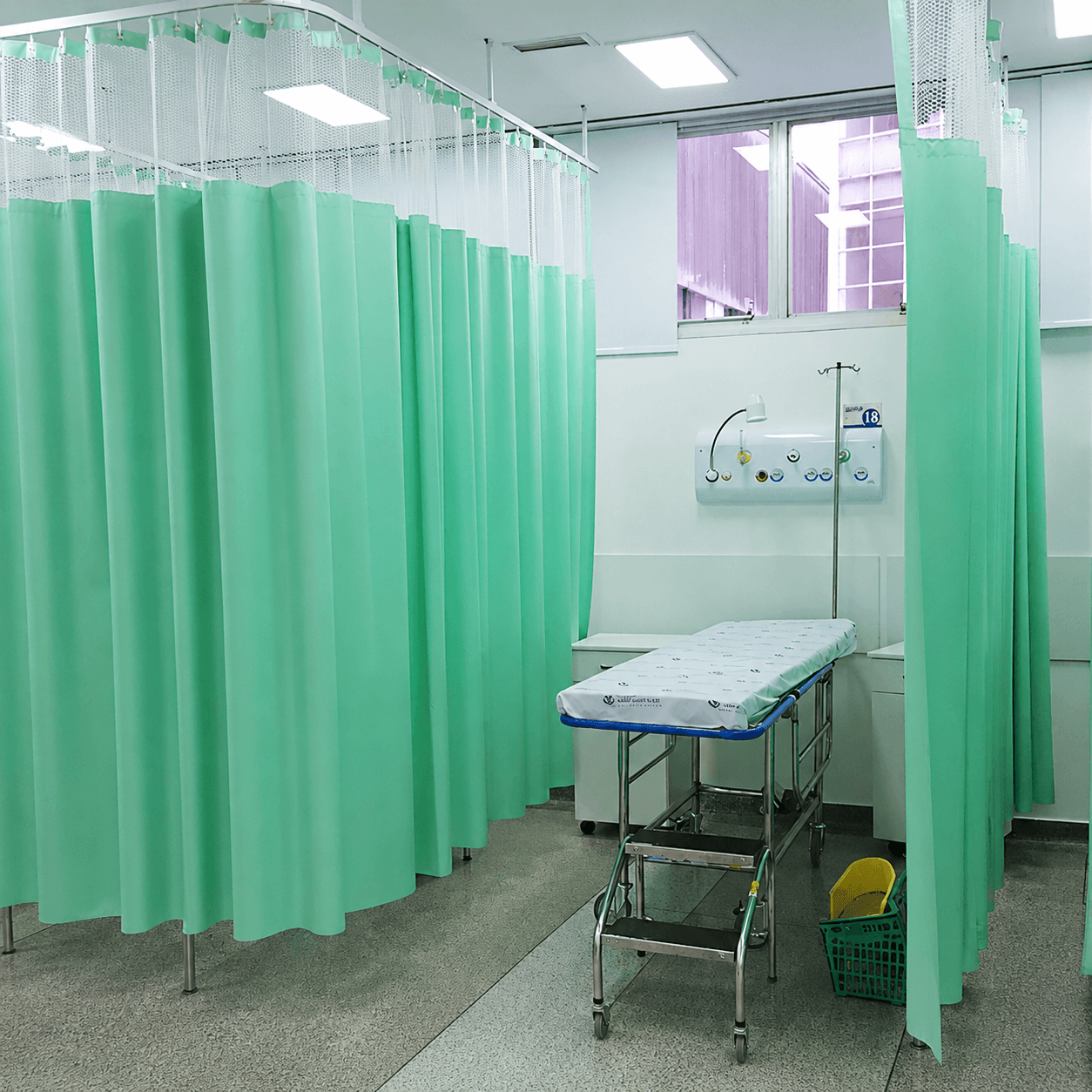Cortina de leito com visor — LVL Hospitalar