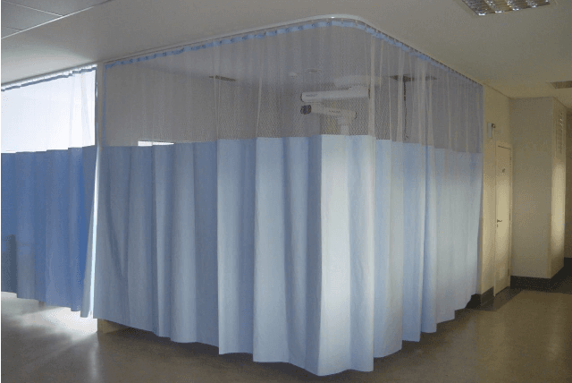 Lavanderia e higienização de cortinas hospitalares